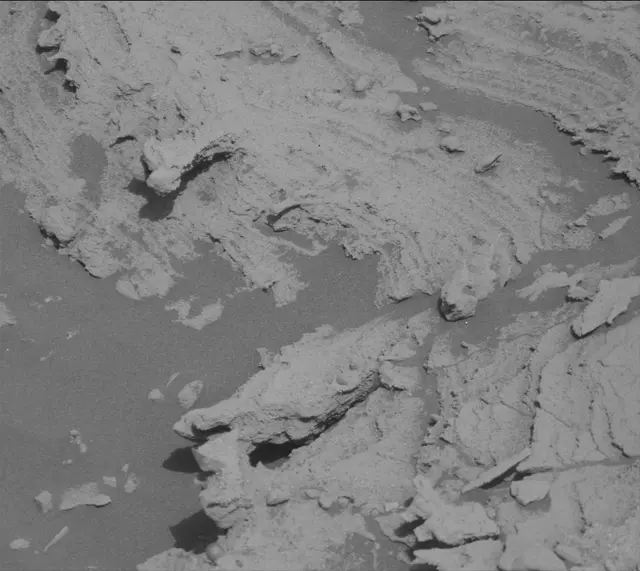 Sol 2695: Mast Camera (Mastcam)