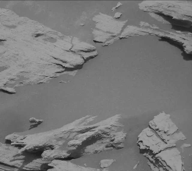 Sol 2695: Mast Camera (Mastcam)