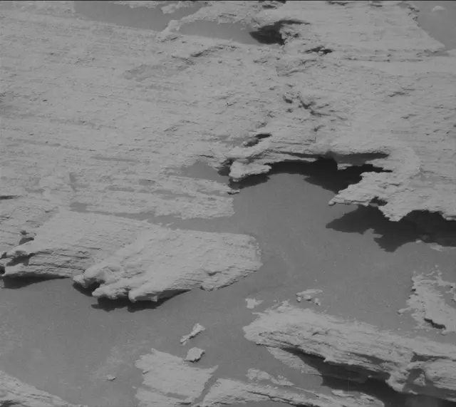 Sol 2695: Mast Camera (Mastcam)