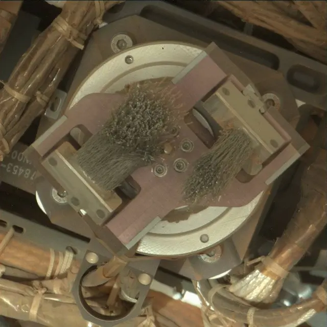 Sol 2696: Mast Camera (Mastcam)