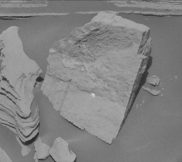Sol 2697: Mast Camera (Mastcam)