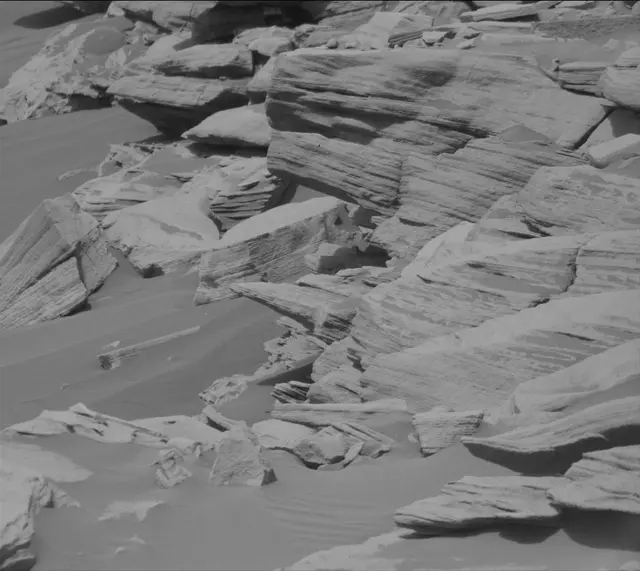 Sol 2697: Mast Camera (Mastcam)