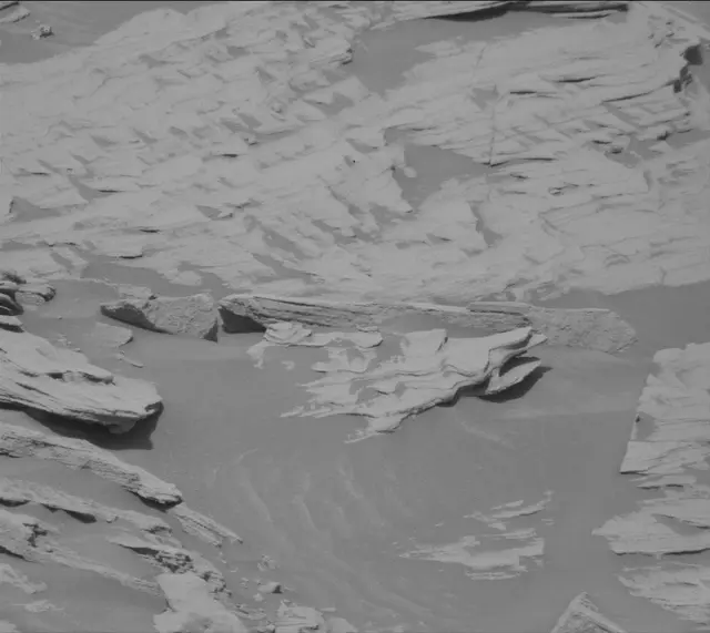 Sol 2697: Mast Camera (Mastcam)