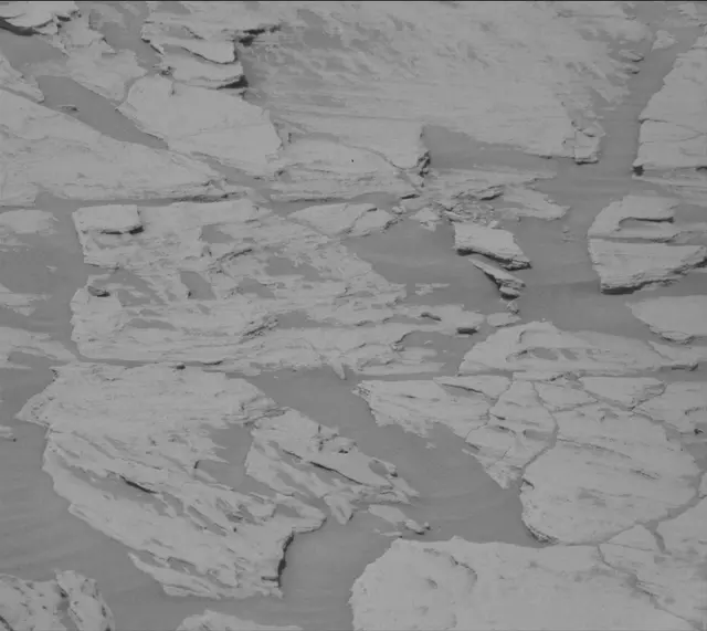 Sol 2697: Mast Camera (Mastcam)