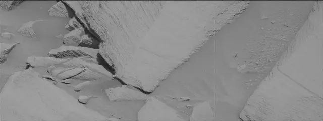 Sol 2699: Mast Camera (Mastcam)