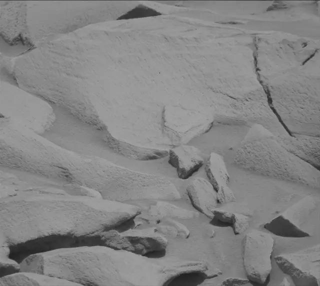 Sol 2699: Mast Camera (Mastcam)