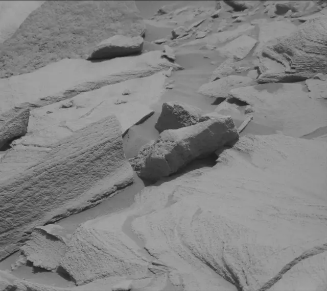 Sol 2699: Mast Camera (Mastcam)