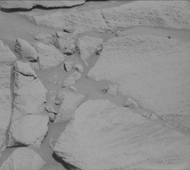 Sol 2699: Mast Camera (Mastcam)