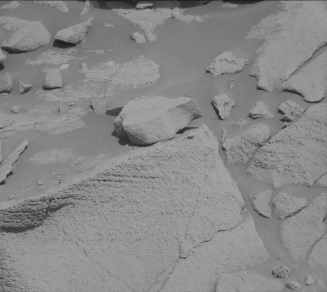 Sol 2699: Mast Camera (Mastcam)