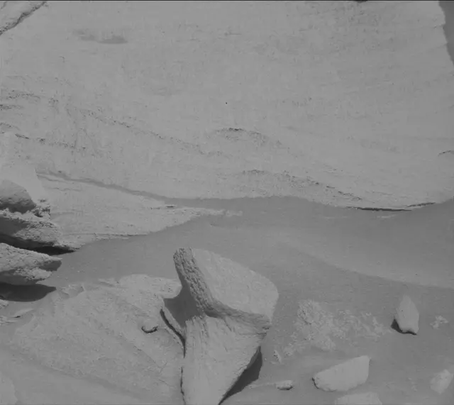 Sol 2699: Mast Camera (Mastcam)