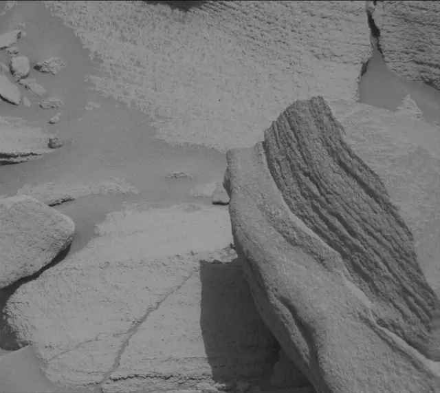 Sol 2699: Mast Camera (Mastcam)