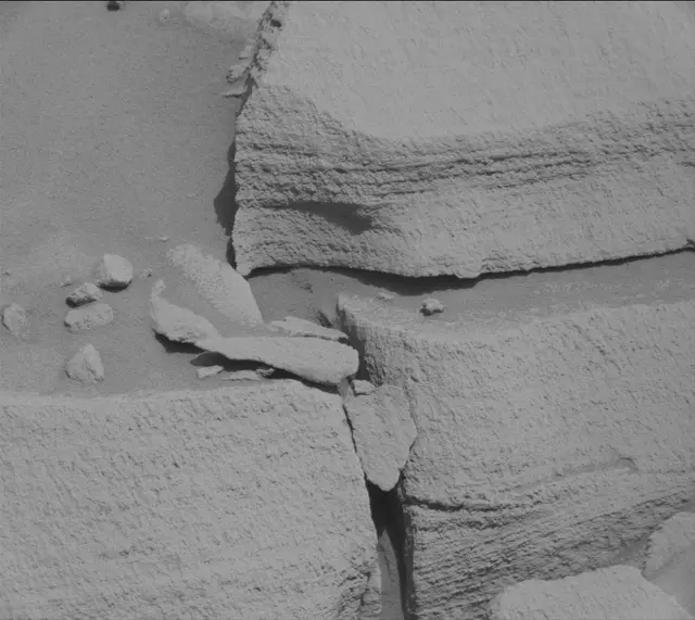 Sol 2699: Mast Camera (Mastcam)
