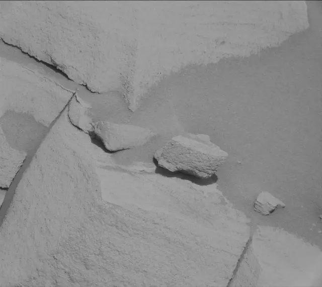 Sol 2699: Mast Camera (Mastcam)