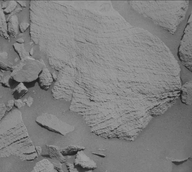 Sol 2699: Mast Camera (Mastcam)