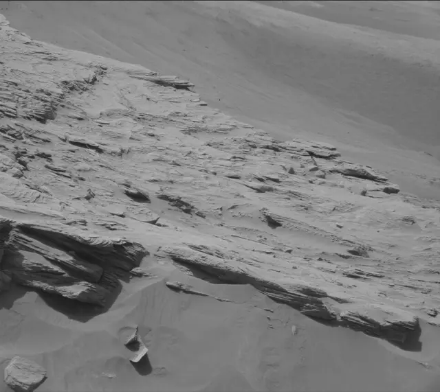 Sol 2699: Mast Camera (Mastcam)