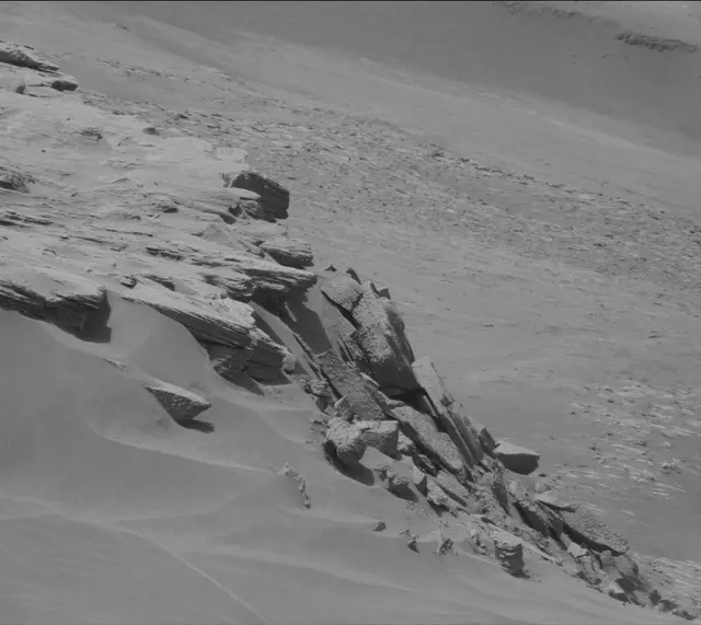 Sol 2699: Mast Camera (Mastcam)