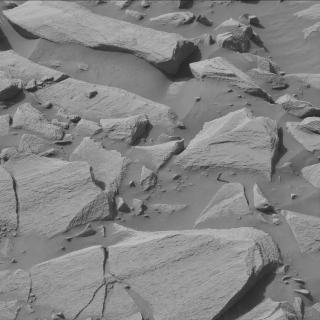 Sol 2700: Mast Camera (Mastcam)
