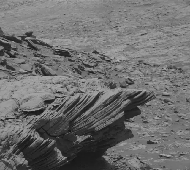 Sol 2700: Mast Camera (Mastcam)
