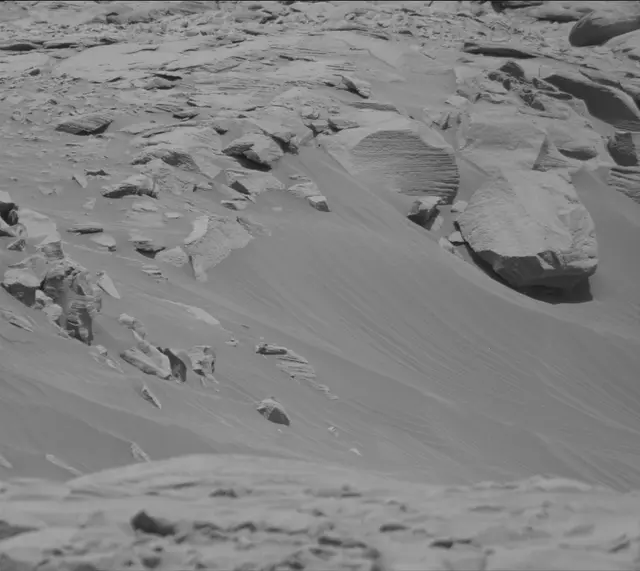 Sol 2700: Mast Camera (Mastcam)