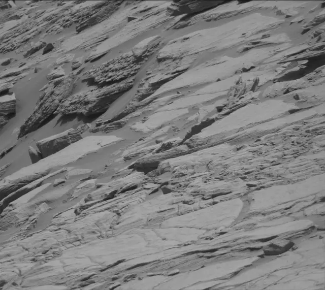 Sol 2700: Mast Camera (Mastcam)