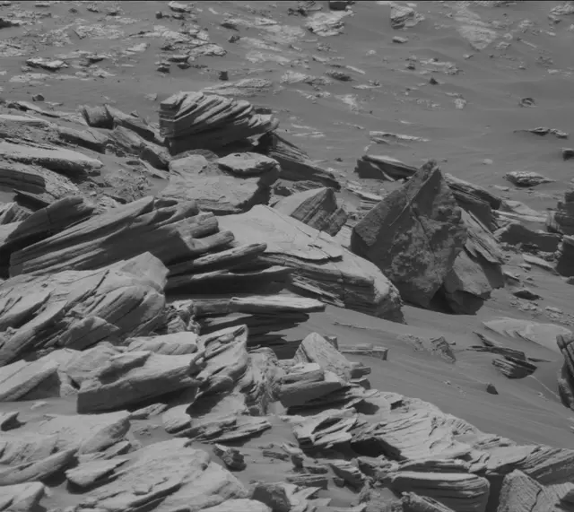 Sol 2700: Mast Camera (Mastcam)