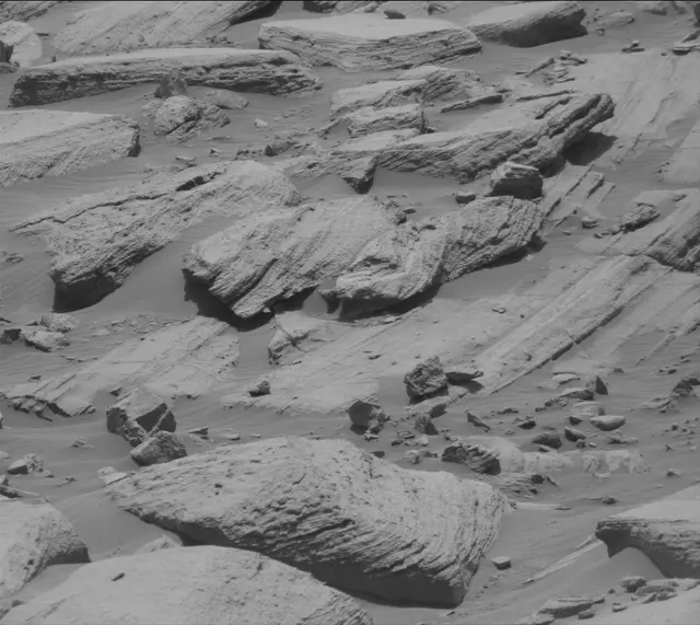 Sol 2700: Mast Camera (Mastcam)