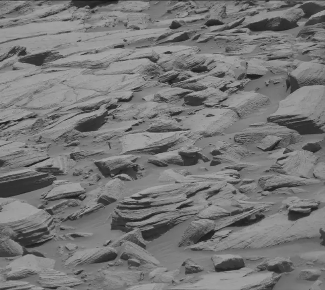 Sol 2700: Mast Camera (Mastcam)