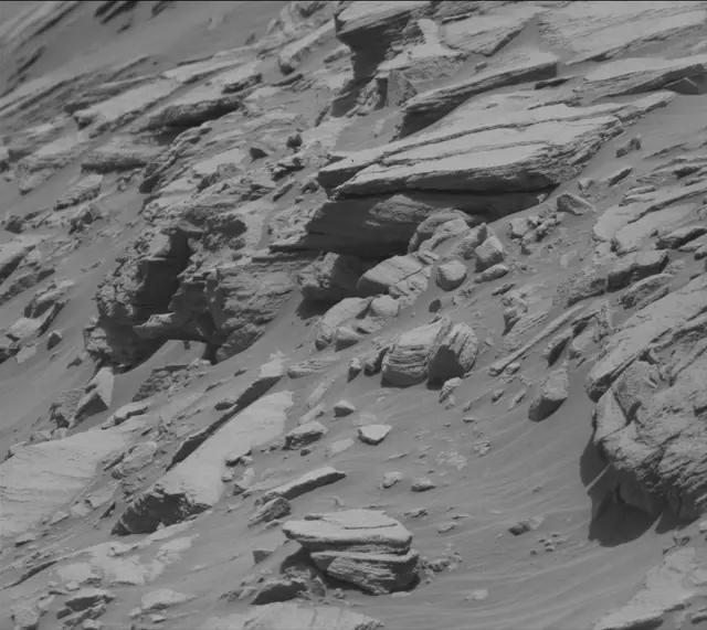 Sol 2700: Mast Camera (Mastcam)