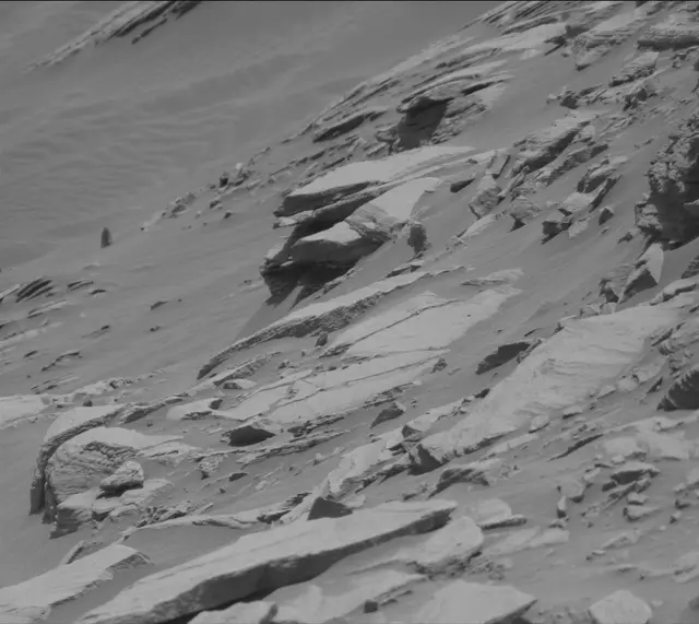 Sol 2700: Mast Camera (Mastcam)
