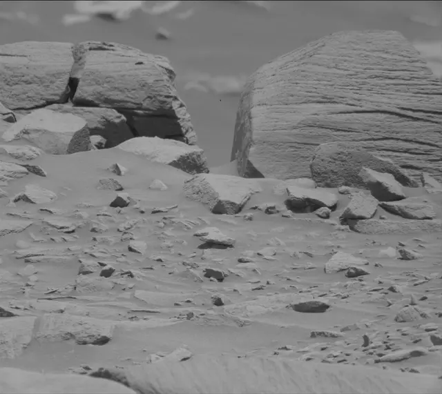 Sol 2700: Mast Camera (Mastcam)