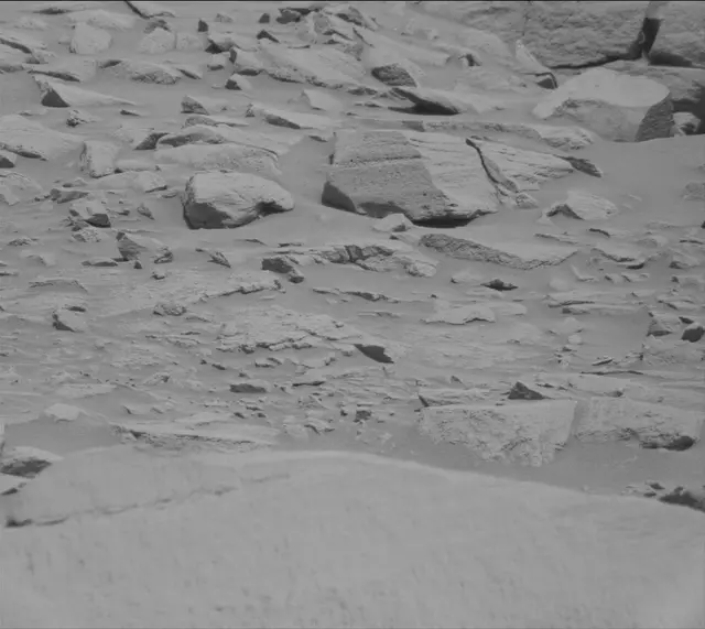 Sol 2700: Mast Camera (Mastcam)