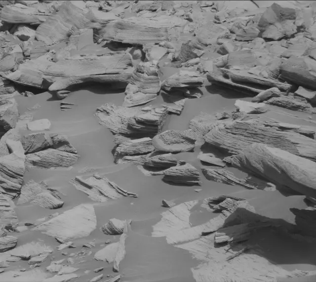 Sol 2700: Mast Camera (Mastcam)