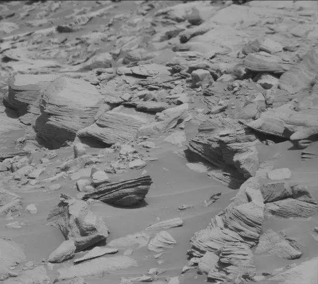Sol 2700: Mast Camera (Mastcam)