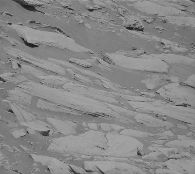 Sol 2700: Mast Camera (Mastcam)