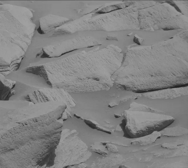 Sol 2700: Mast Camera (Mastcam)