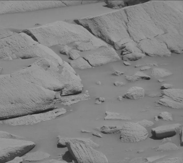 Sol 2700: Mast Camera (Mastcam)