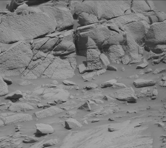 Sol 2700: Mast Camera (Mastcam)