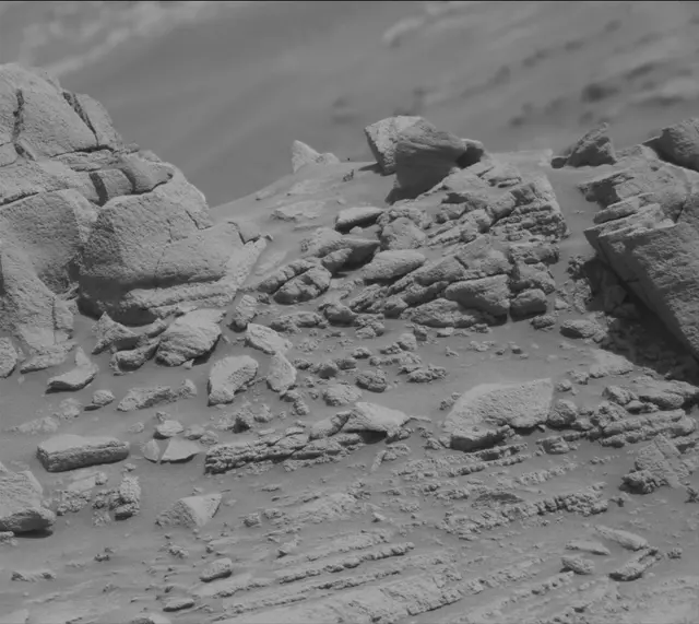 Sol 2700: Mast Camera (Mastcam)