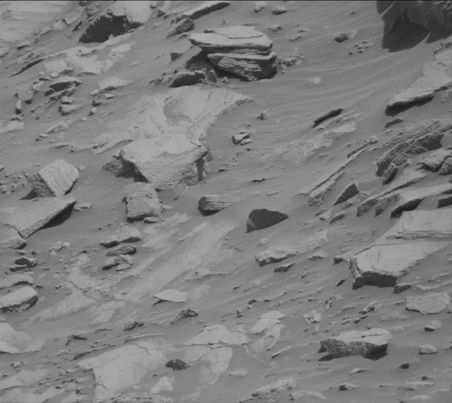 Sol 2700: Mast Camera (Mastcam)
