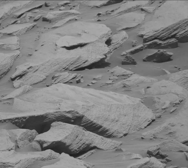 Sol 2700: Mast Camera (Mastcam)