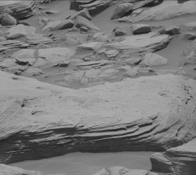 Sol 2700: Mast Camera (Mastcam)