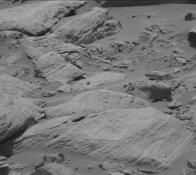 Sol 2700: Mast Camera (Mastcam)