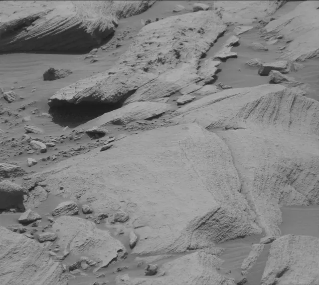 Sol 2700: Mast Camera (Mastcam)