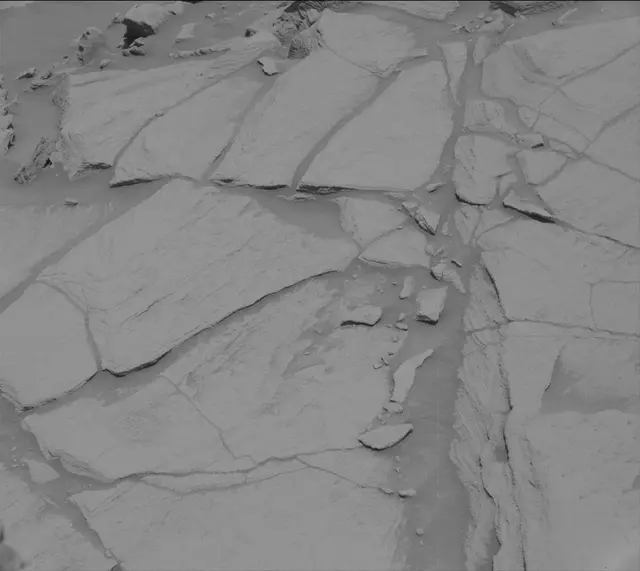 Sol 2702: Mast Camera (Mastcam)