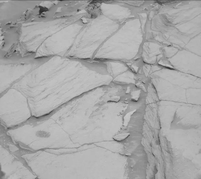 Sol 2702: Mast Camera (Mastcam)