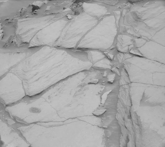 Sol 2702: Mast Camera (Mastcam)