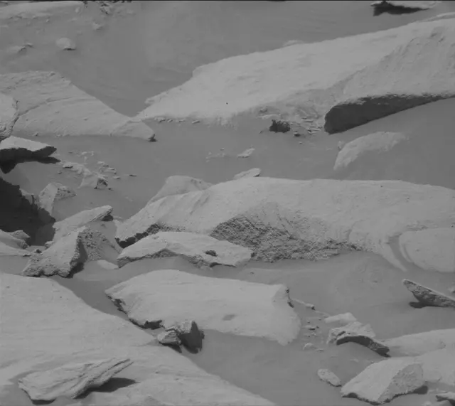 Sol 2706: Mast Camera (Mastcam)