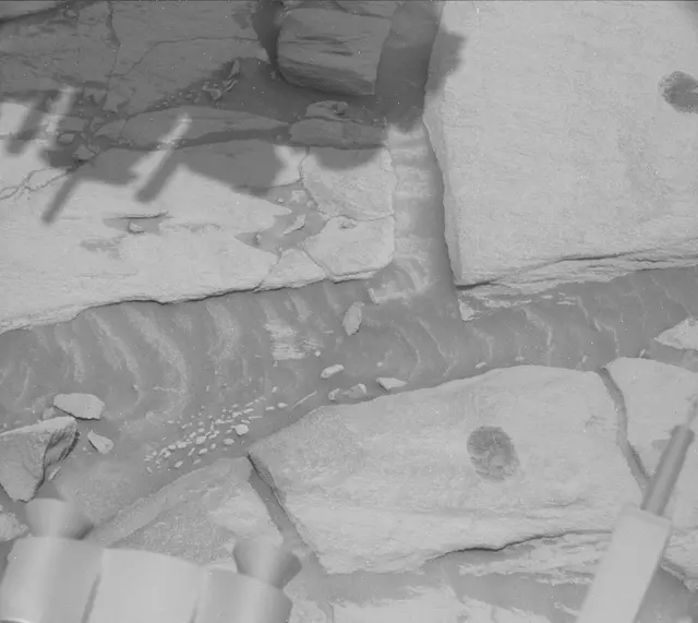 Sol 2710: Mast Camera (Mastcam)