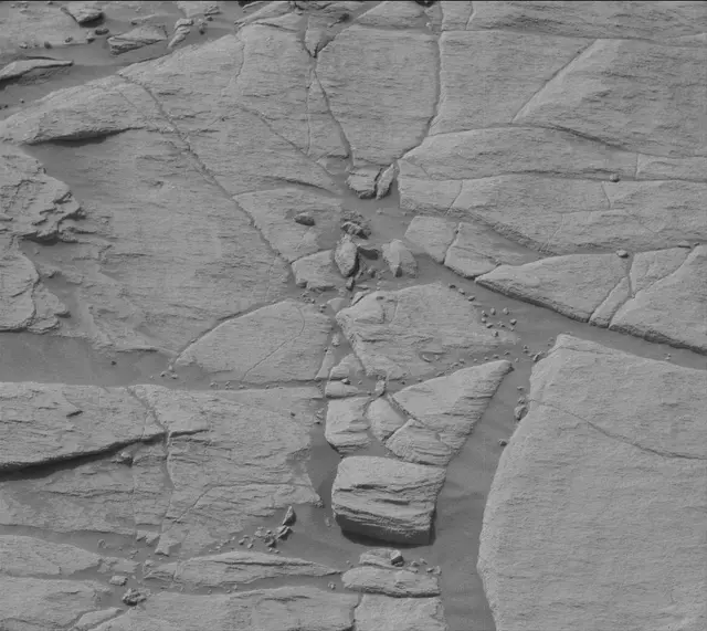 Sol 2711: Mast Camera (Mastcam)