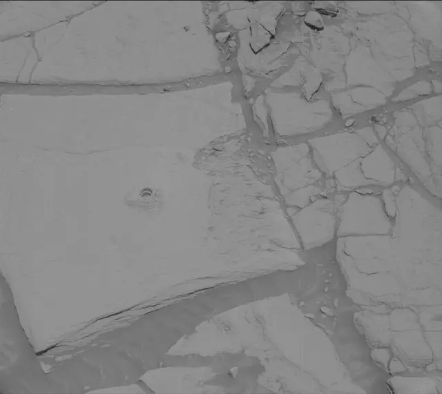 Sol 2712: Mast Camera (Mastcam)